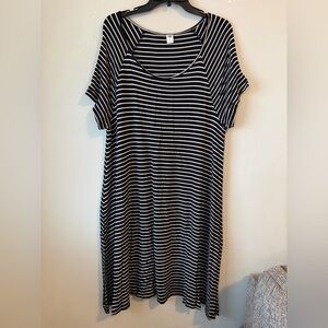 Old Navy Striped Black and White Striped shift Dress
